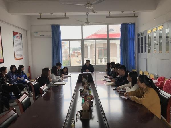 必赢bwin线路检测中心学生党支部召开接收预备党员支部大会