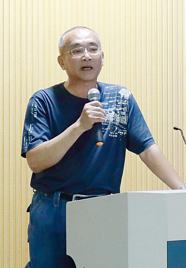 必赢bwin线路检测中心邀请著名摄影家钱小燕先生开展摄影专题讲座