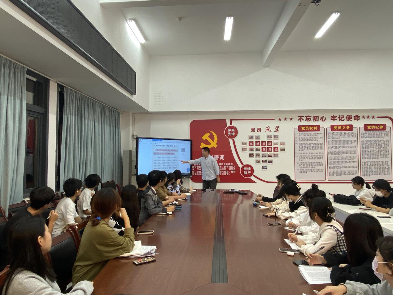 “学习新党章，担当新作为”——必赢bwin线路检测中心学生党支部开展职教学生读党报活动