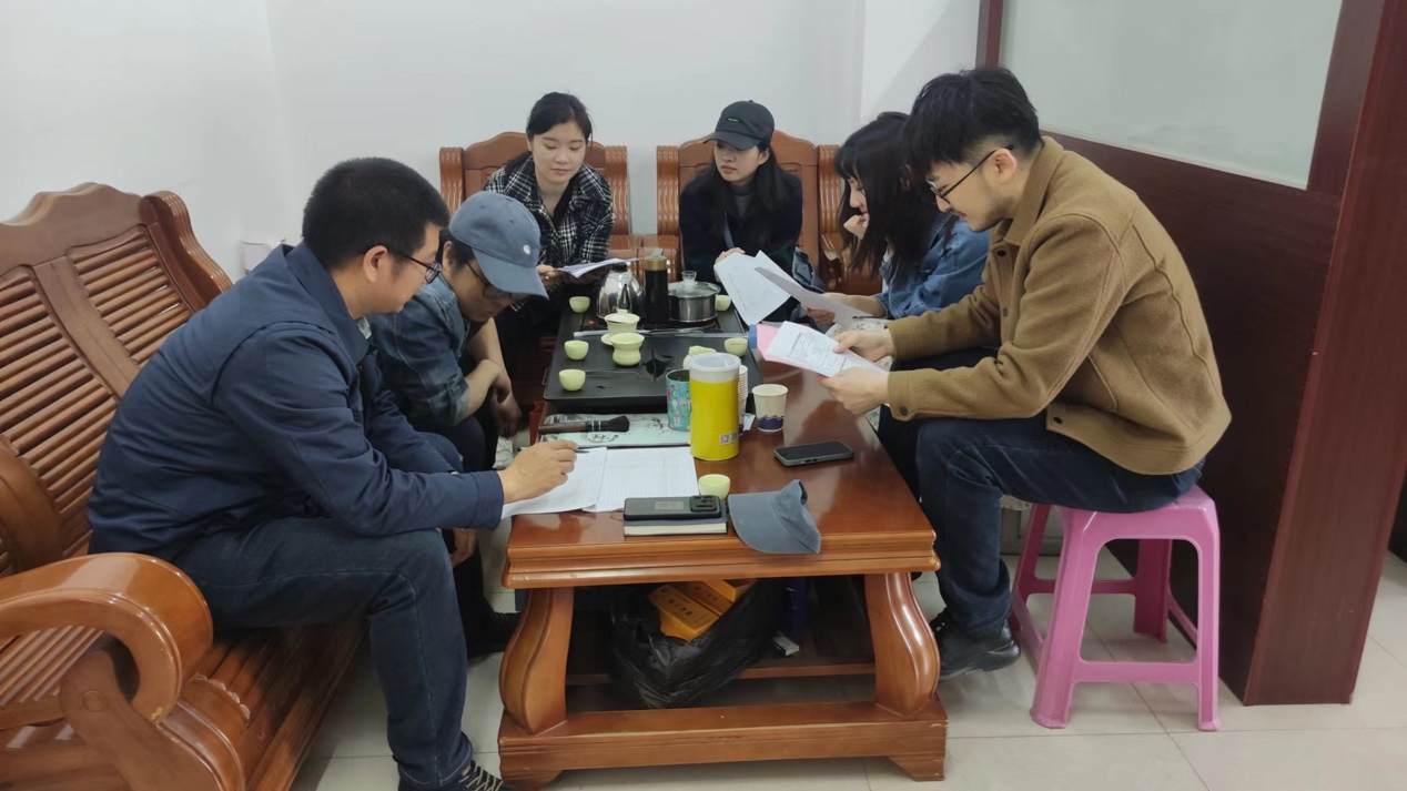 必赢bwin线路检测中心广告艺术设计专业赴湄职校信息技术产业系五年专联合办学教学研讨会