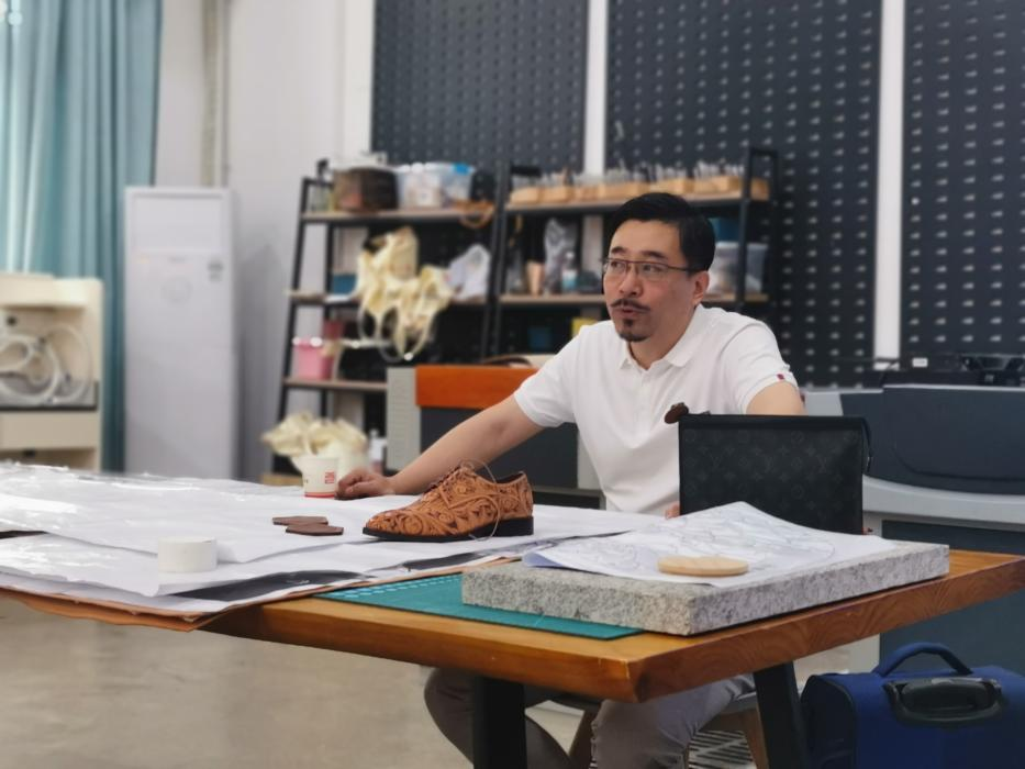 关于开展非遗皮革雕刻技艺及发展的讲座