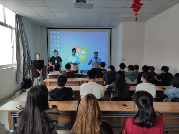 必赢bwin线路检测中心书记带队看望顶岗实习学生并赴泉州拜访校友