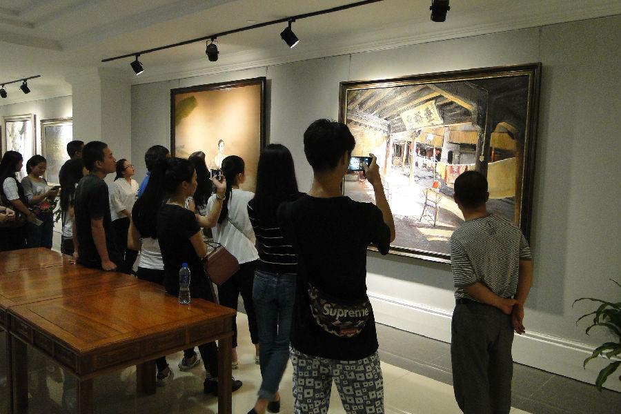 必赢bwin线路检测中心师生参观江南如画中国油画作品展（2015）仙游巡展