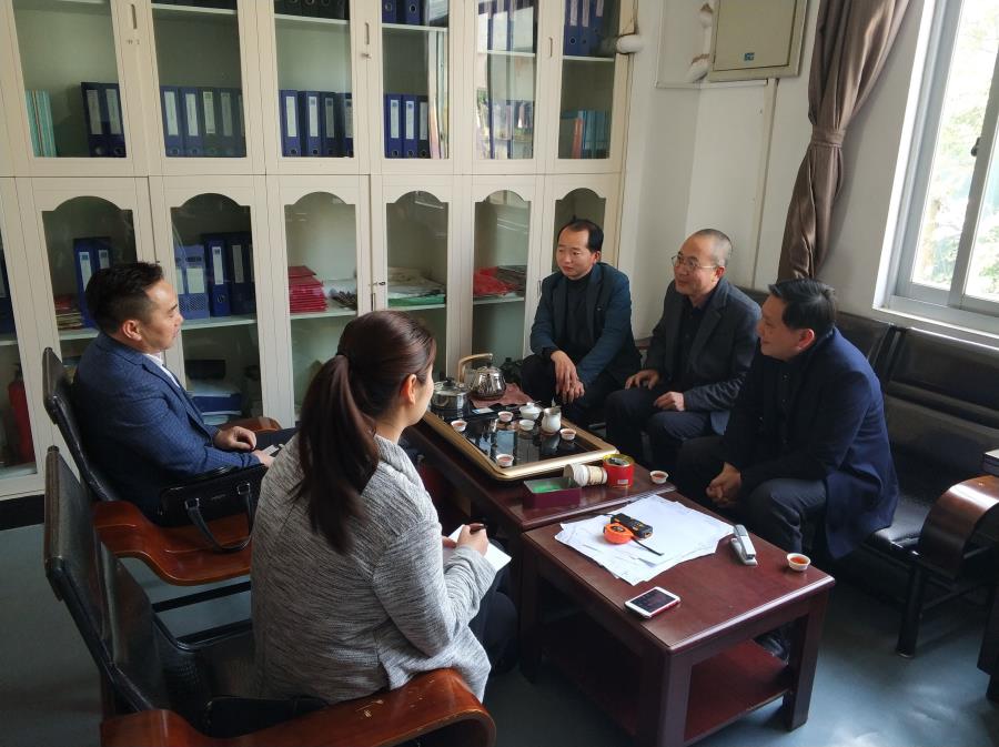 必赢bwin线路检测中心与深圳鸳鸯金楼珠宝股份有限公司洽谈校企合作