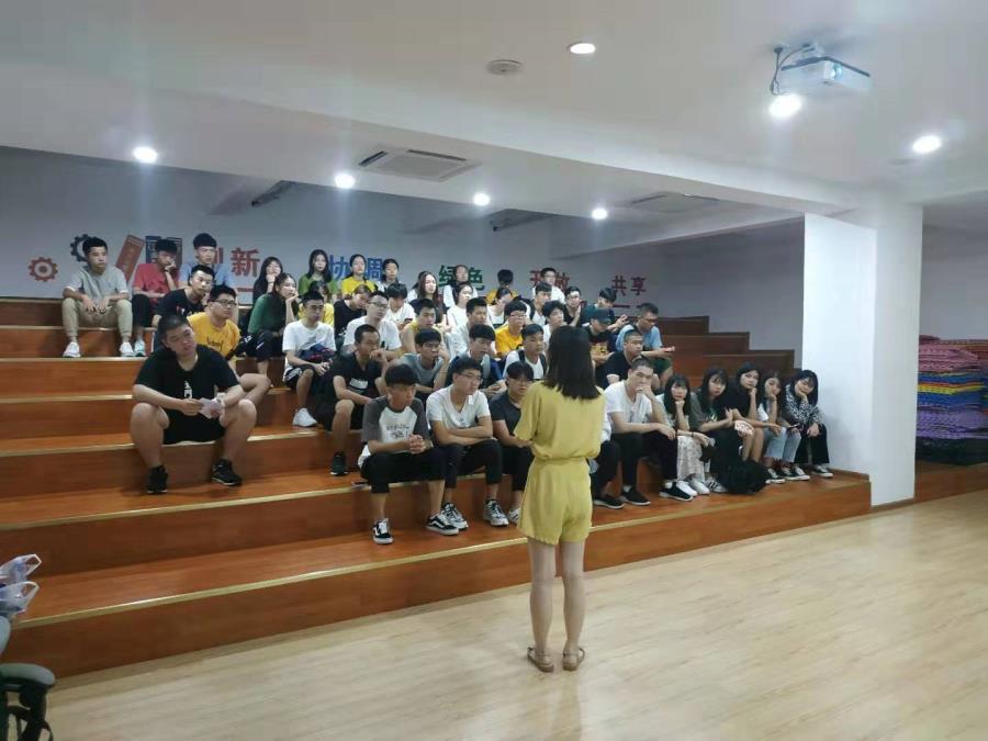 2019级视觉传播与制作专业学生到厦门海尼电子商务有限公司参观