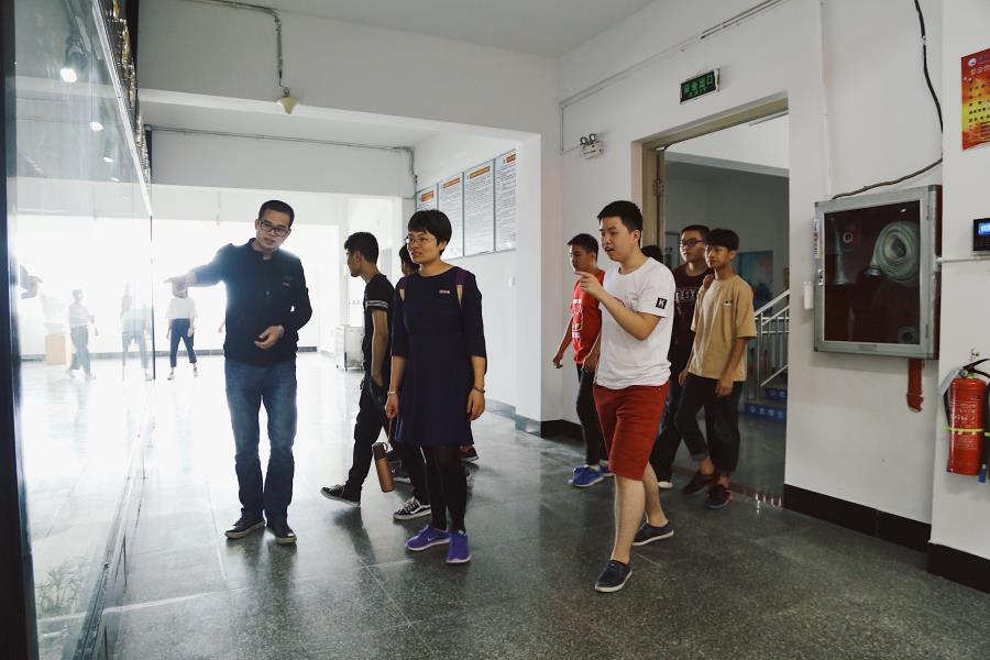 必赢bwin线路检测中心组织开展职业教育活动周
